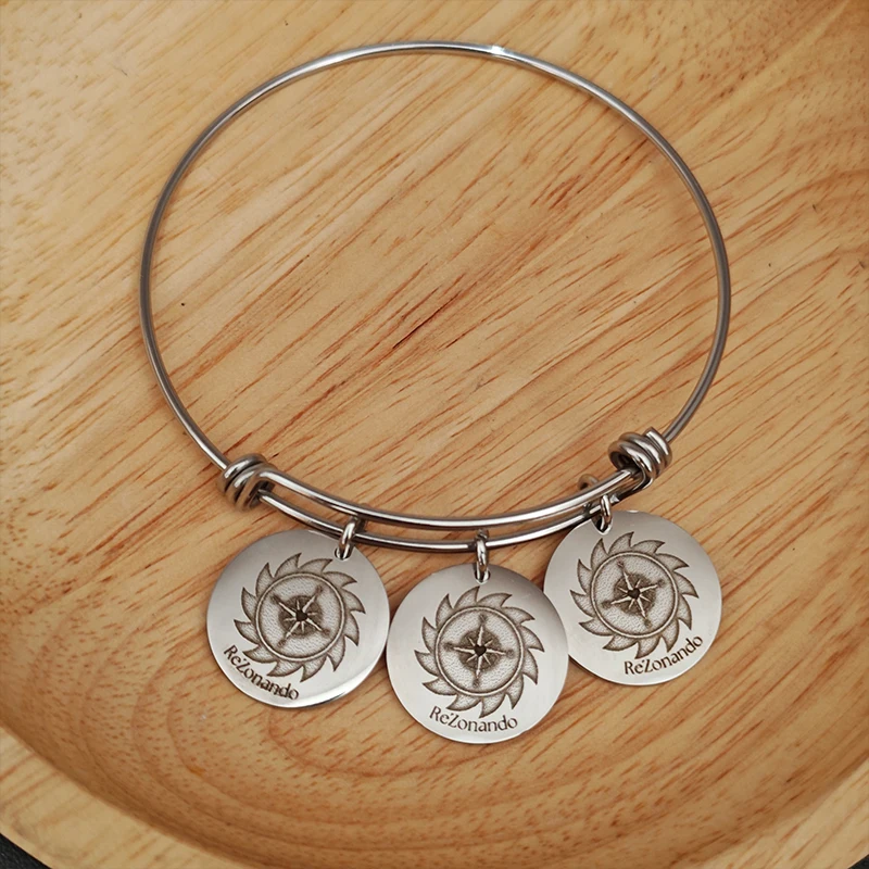 

Personalized Bracelets Custom Any Photo Logo Pet Bangle Laser Engraved 304L Stainless Steel Memory Jewelry Gifts For Girlfriend