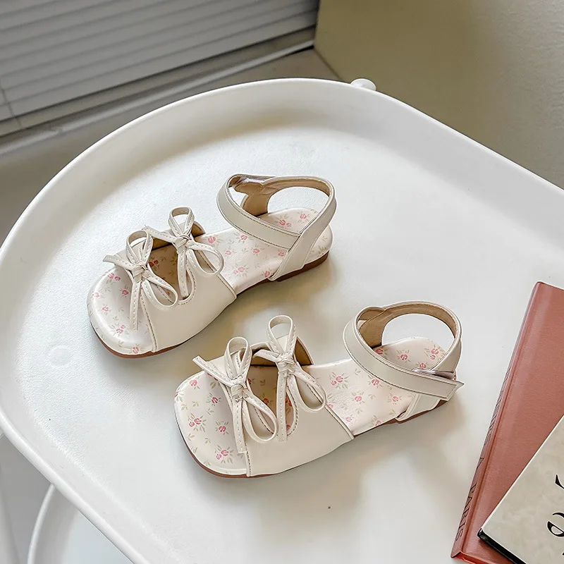 Neue Sandalen Mode Komfort Einfache Mädchen Schuhe Süße Strand Weiche Prinzessin Schuhe Flache Exquisite Süße Weiche Anti Slip Kind Sandalen