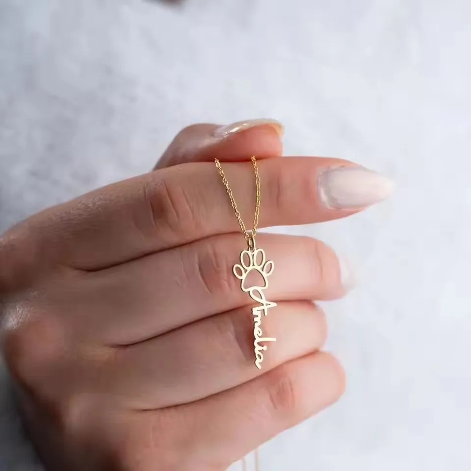Sipuris Collana con nome zampa personalizzata Collana commemorativa per animali domestici personalizzata in acciaio inossidabile Collana con zampa di cane Regali di gioielli per gli amanti degli animali domestici
