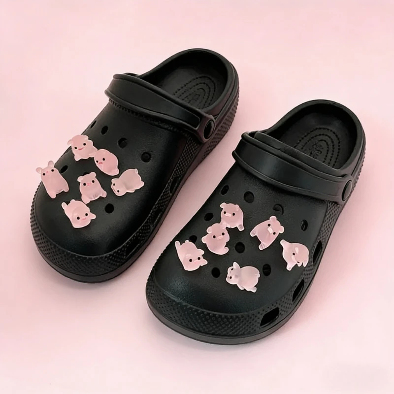 Hot Selling Pins Luminous Pink Pig Themed Shoe Accessories Night Glow Fashionable Piggy Slippers Hole Accessory for Shoes