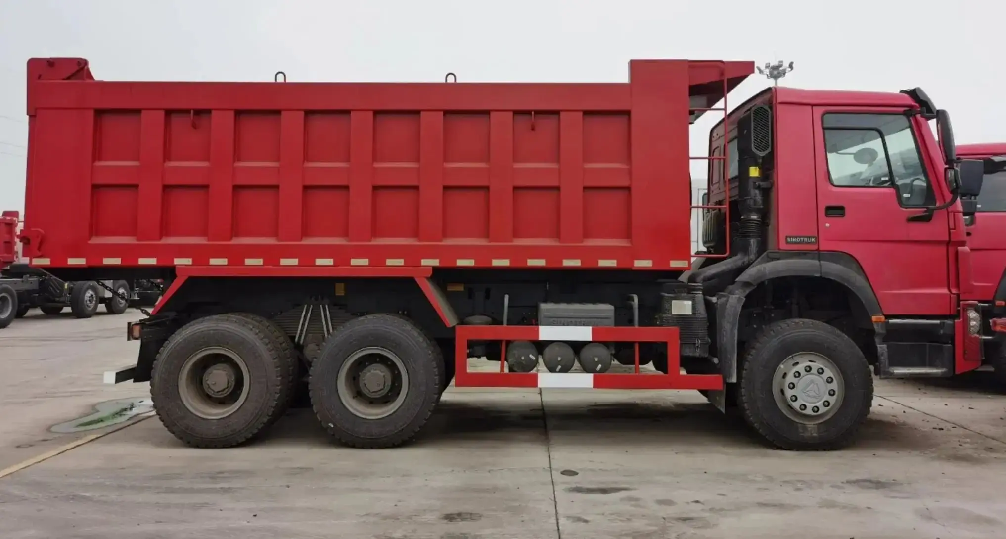 Gebrauchter 6*4 10 Räder 375 Kipper