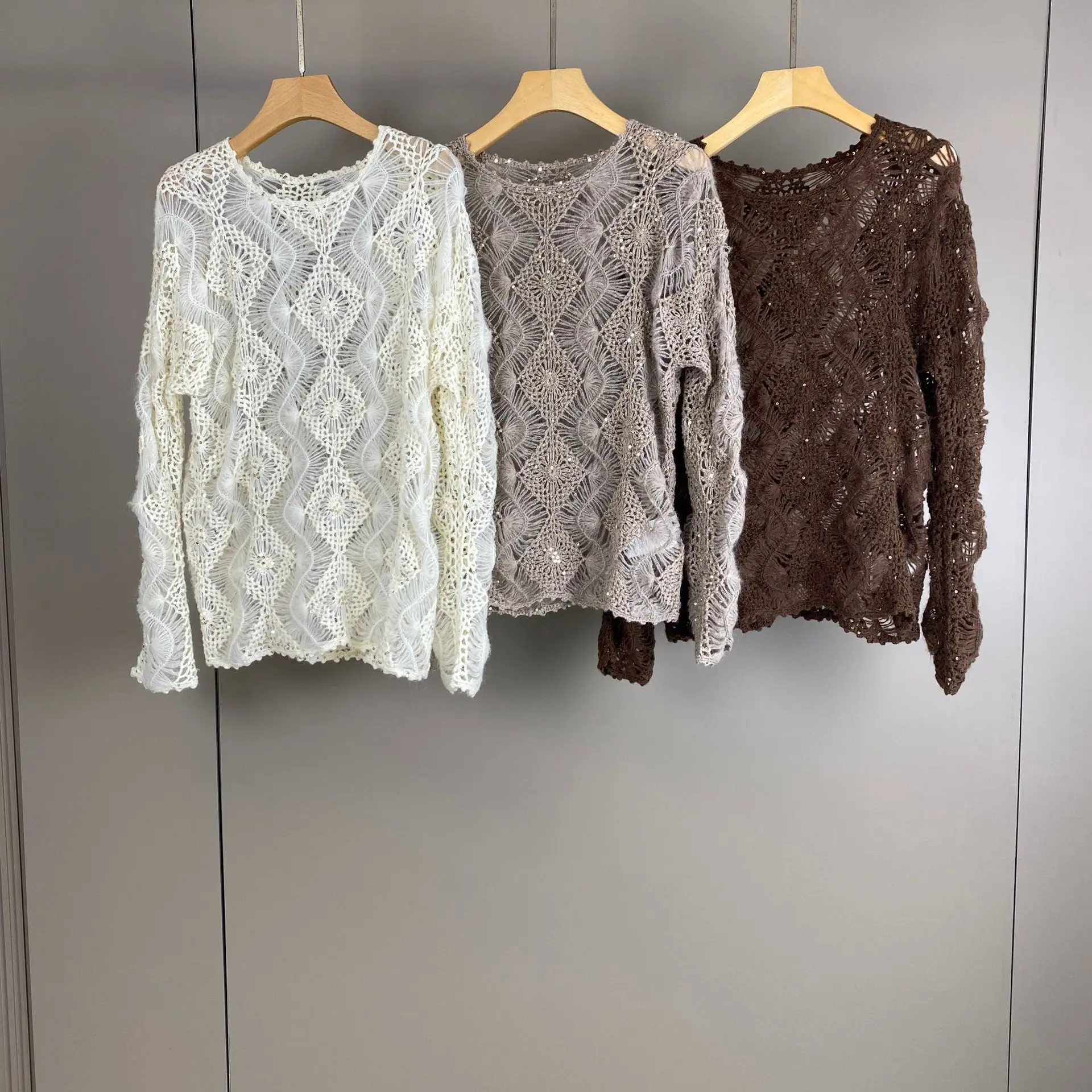 2026 Autumn Winter New 100% Wool Round Neck Sparkling Hollow Knitted Fashion Sweater