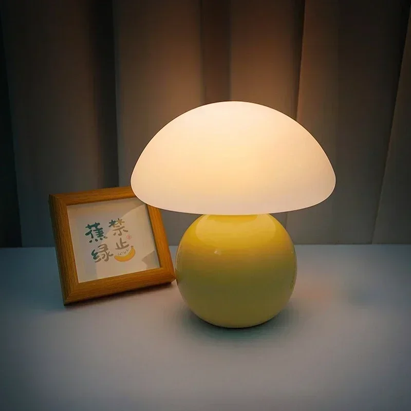 Ins Cream Mushroom Table Lamp Vintage Glass Ambient Night Light High Grade Bedside Decor Lamp for Bedroom Study