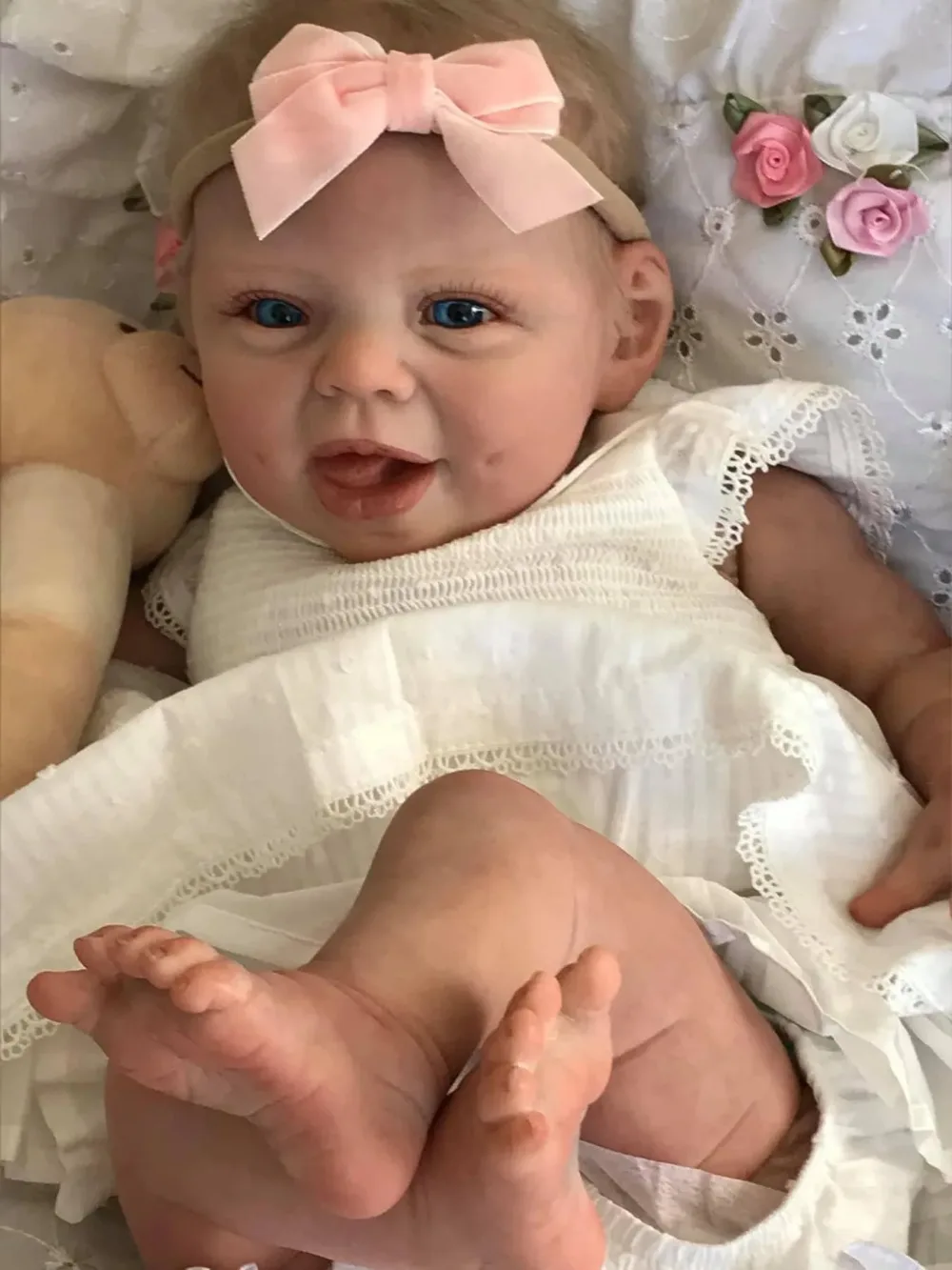 

22inch Bebe Reborn Doll Hani Handmade Soft Touch Realistic Reborn Baby Girl Doll Lifelike Sweet face Real Looking Baby Dolls