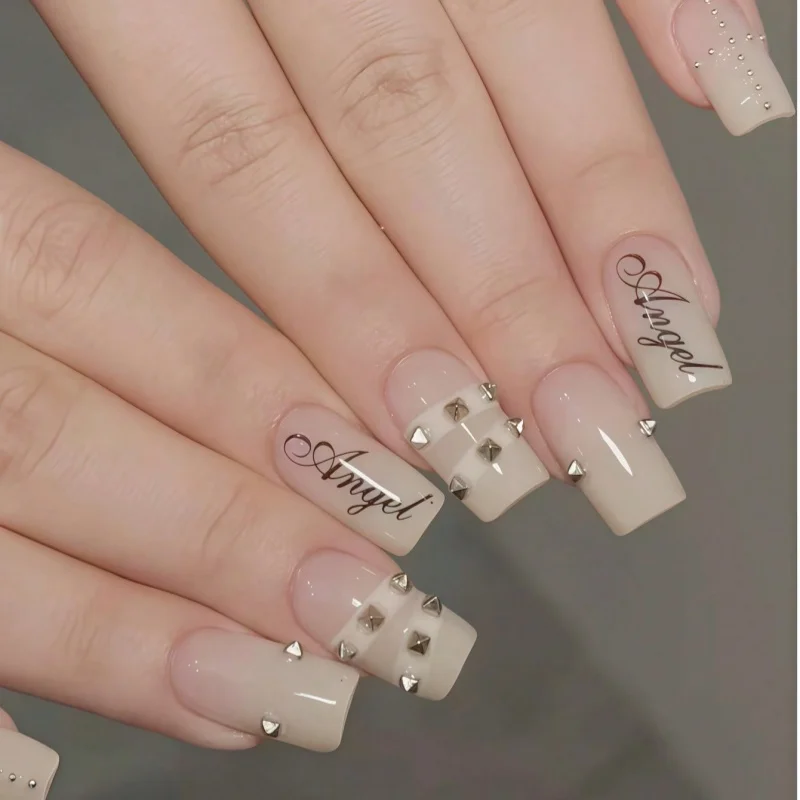 Bild 6: Punk-Style Gürtelketten-Nieten-Kunstform – Coole, trendige Mädchen-Accessoires Silikonform für 3D-Nageldekoration