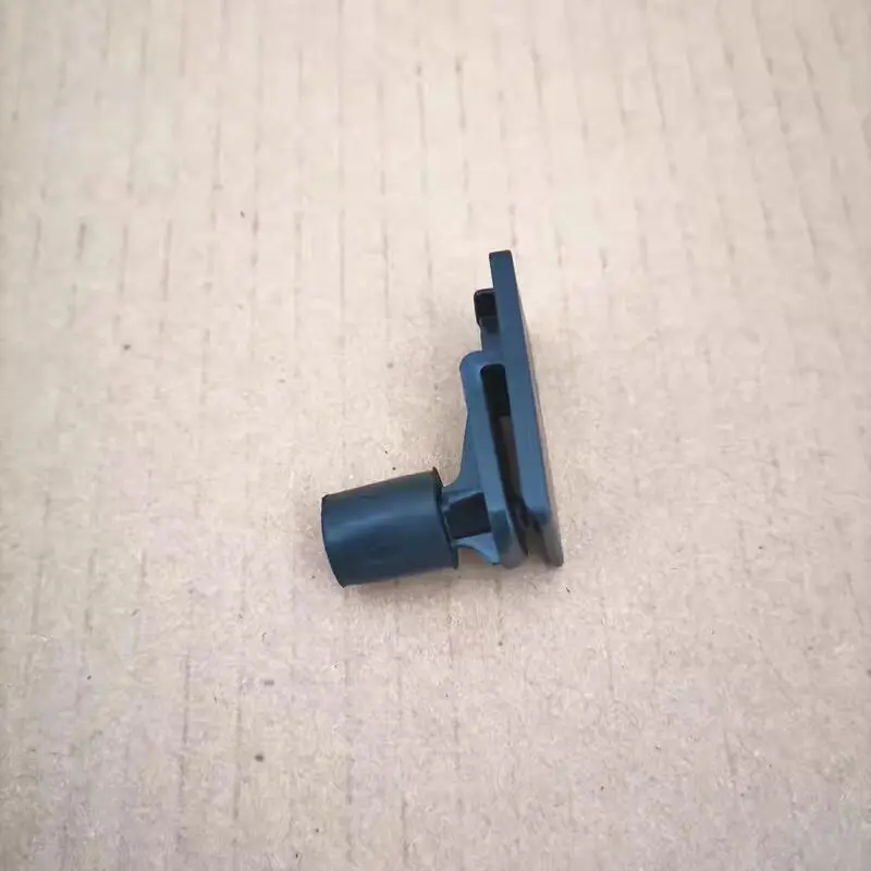 

Glovebox Clip / Stopper Bracket & Fastener for Roewe 350, MG5, or MG GS