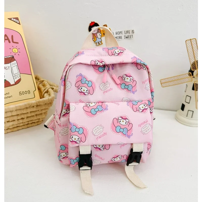 Sanrio bonito dos desenhos animados estudante mochila impermeável, casual e leve infantil, novo clipe M estudante