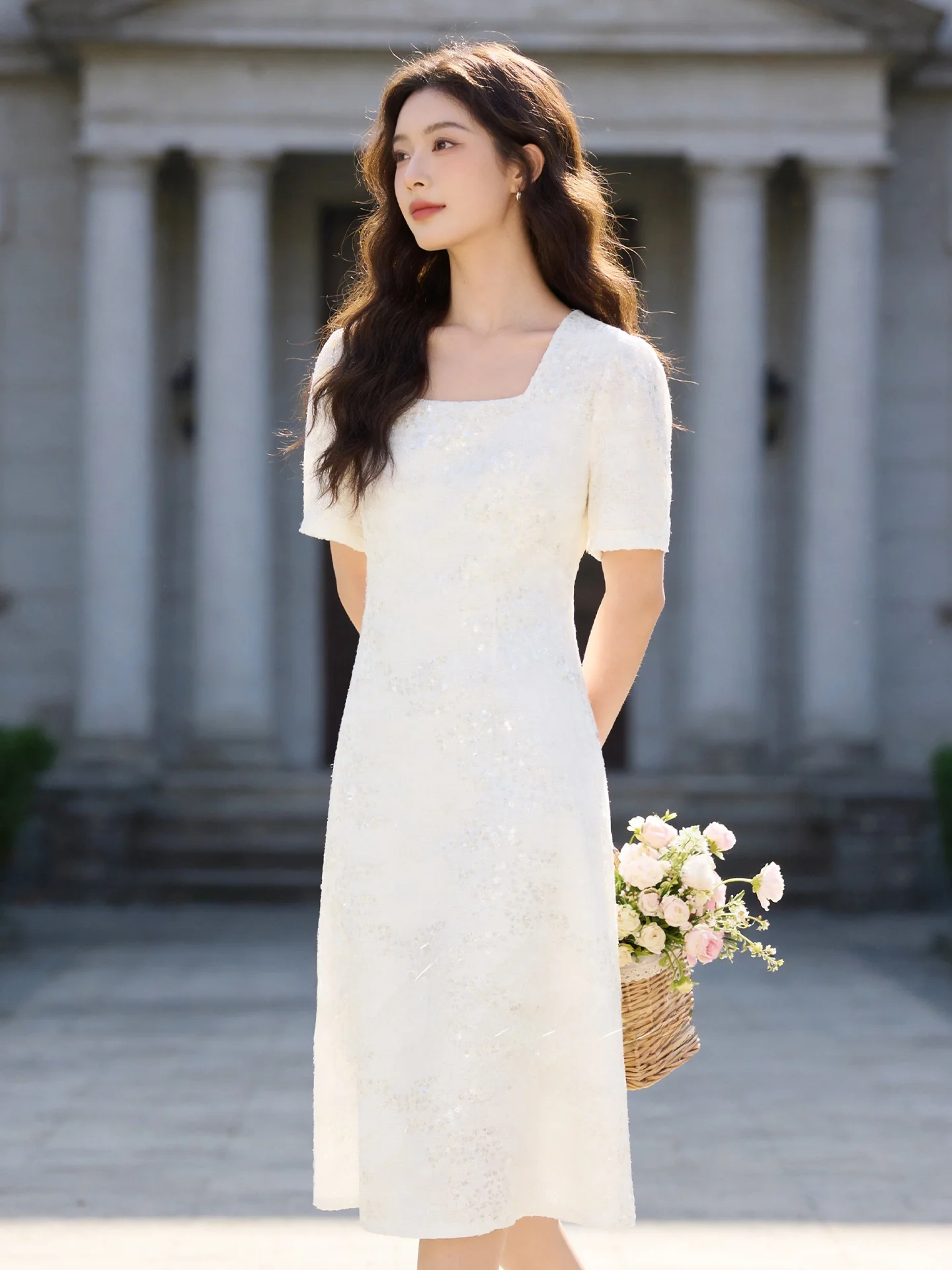 

Летнее платье больших размеров с цветочной вышивкой, стройнящее, в нежном стиле, женская одежда, повседневное, в милом стиле, из полиэфирного волокна, с коротким рукавом