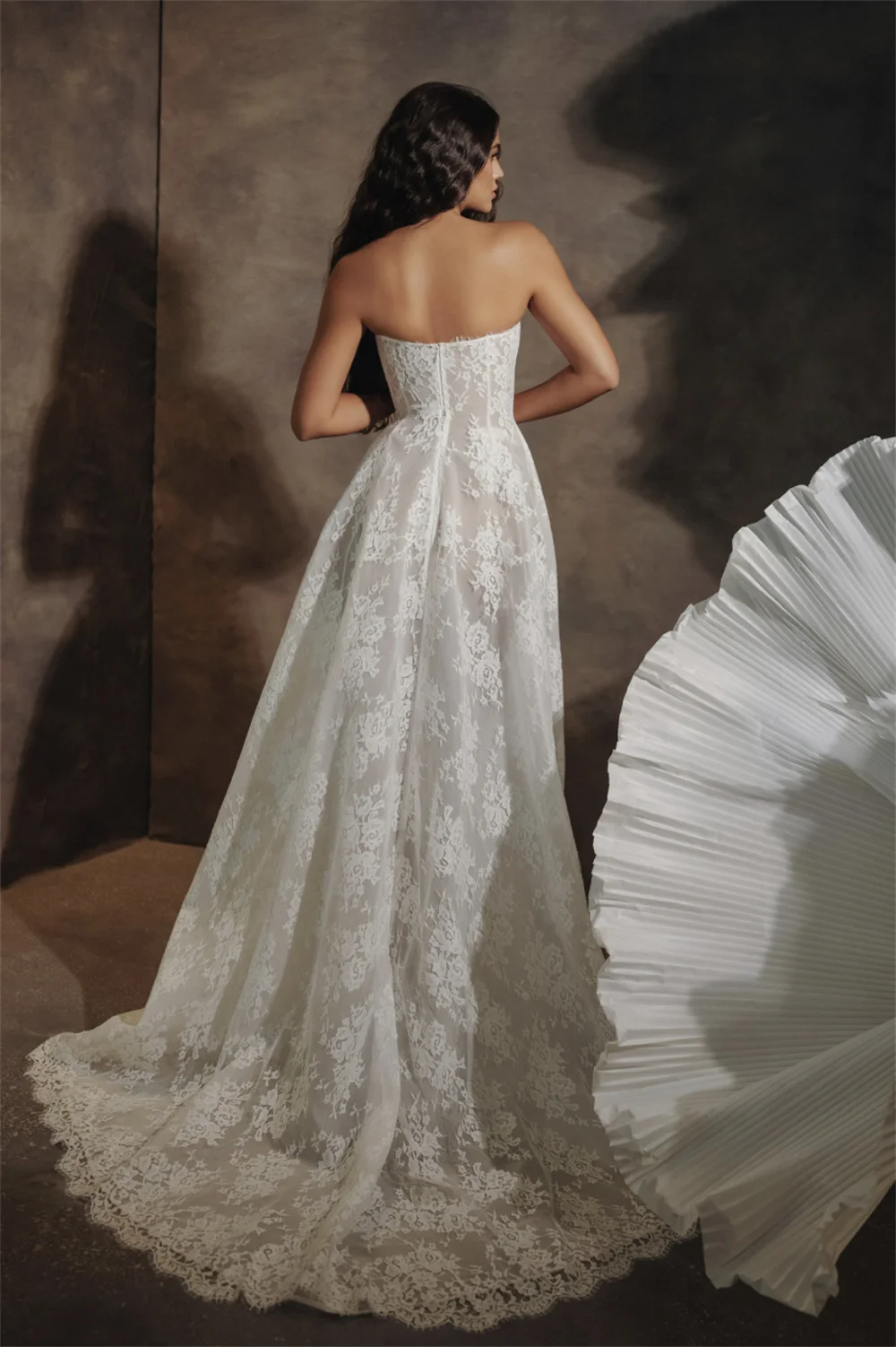 Tokyo personnalisé blanc a-ligne robe de mariée dentelle fleur sans manches Zip robes de mariée 2025 bretelles Court Train robes de mariée