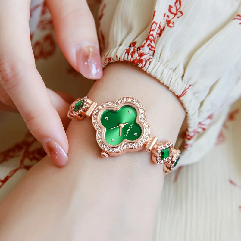 New Four-Leaf Clover Quartz Watch Women's Bracelet Watch Emerald Women's Watch