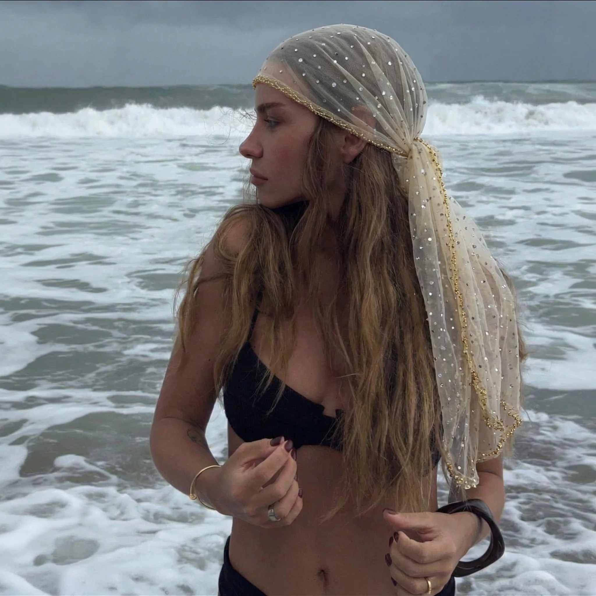 

Женский модный квадратный платок-шарф, шаль с цветочным кружевом, женские шали с бахромой, весенне-летние шарфы, реквизит для фотосессий