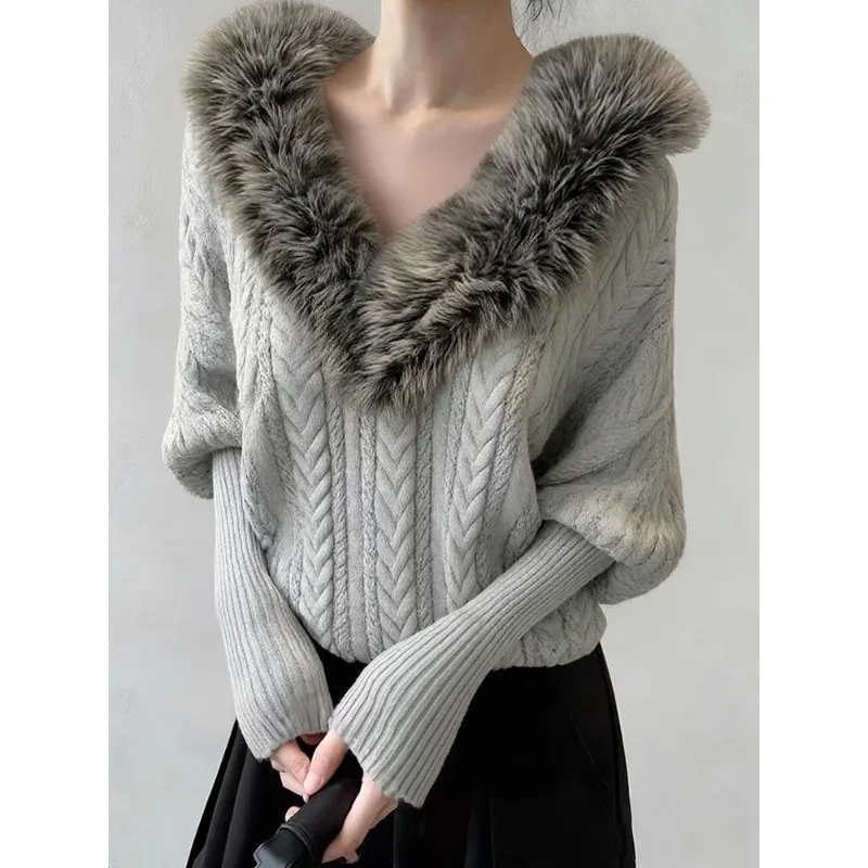 

Retro Big V-neck Knitted Sweater for Women's Autumn and Winter Wear with Fur Collar Splicing Bat Sleeve Sweater Loose Spice Top
