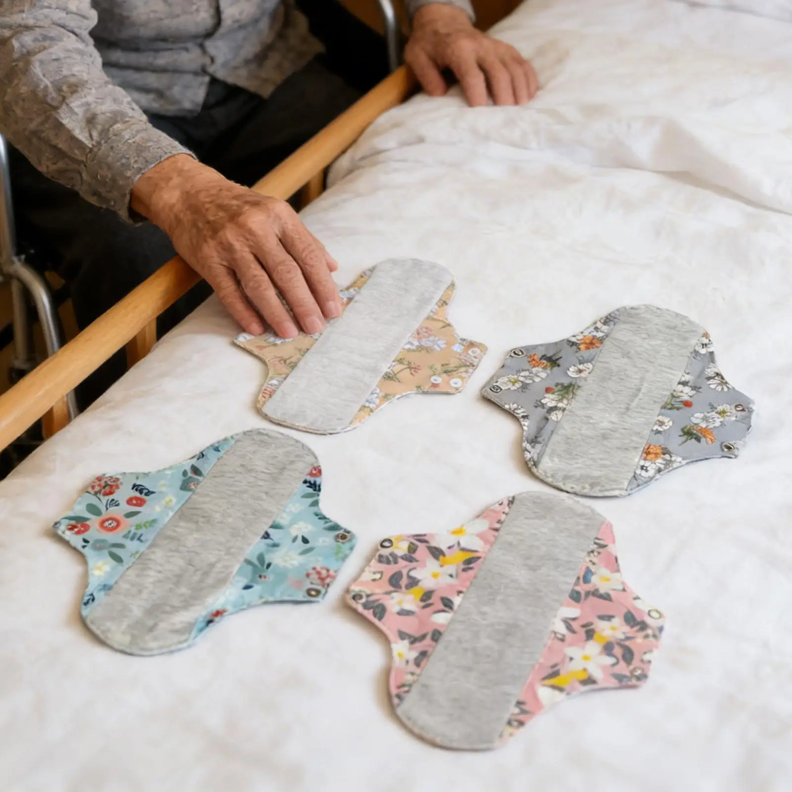 4pcs Reusable Menstrual Pads Comfortable Breathable Reusable Sanitary Pads for Women for Daily Use Sleep Postpartum Cloth Pad