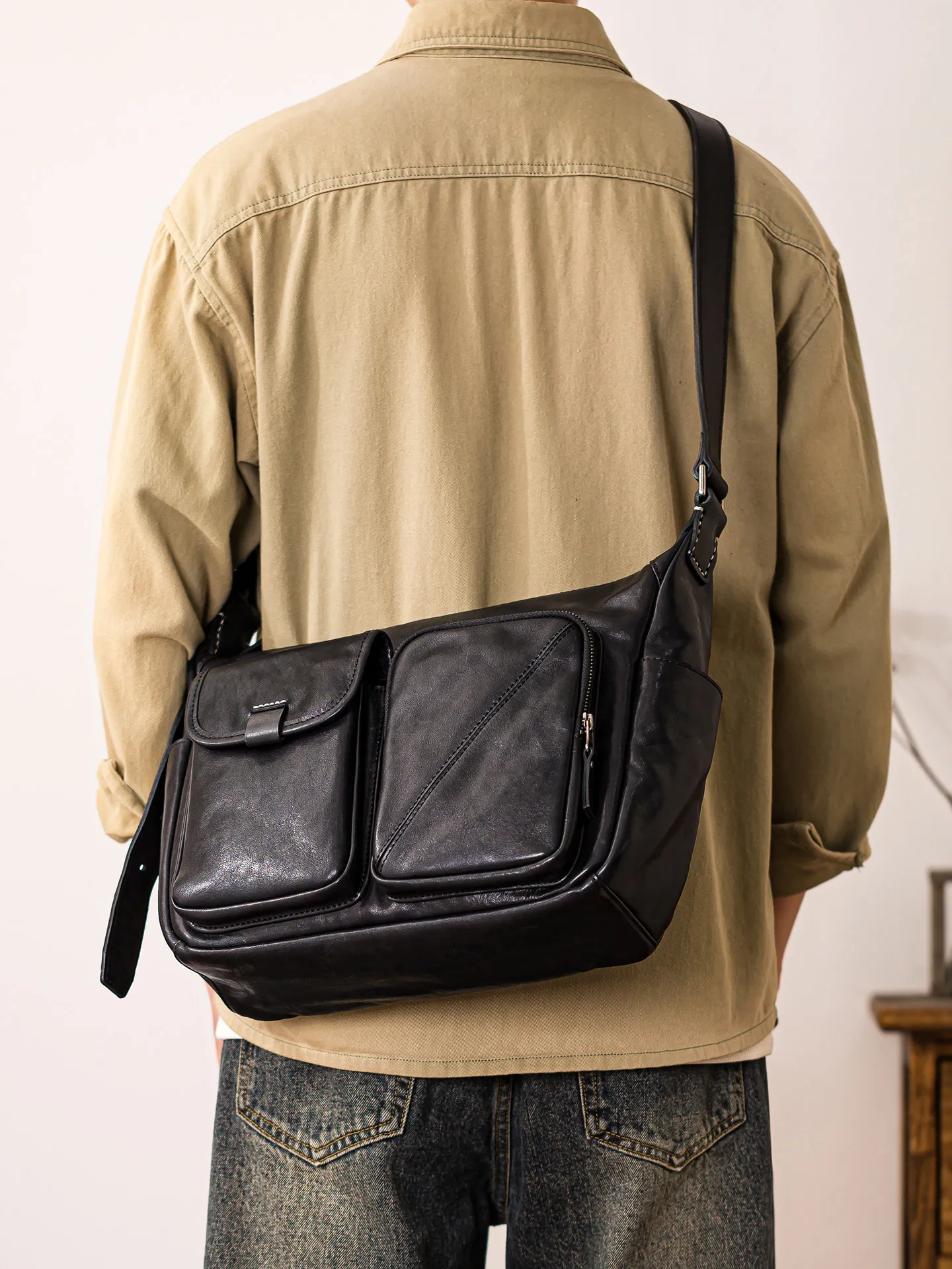 casual luxury first layer cowhide men's shoulder bag outdoor commuter work genuine leather large capacity black messenger bag