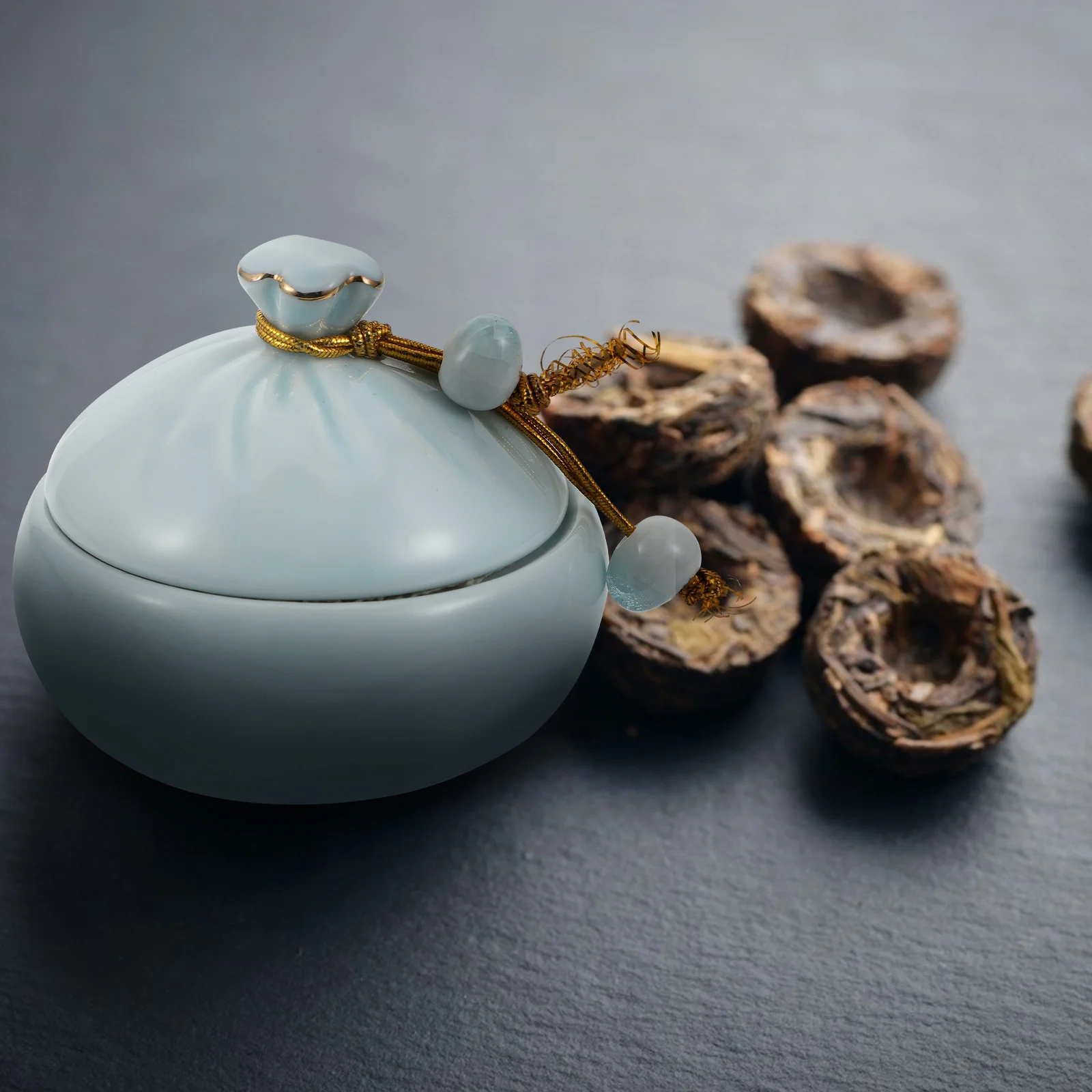 

1Pcs Ceramic Lotus Sealed Storage Jar Sky Blue Kitchen Airtight Tea Canister Powder Holder Decorative Container for Home Food