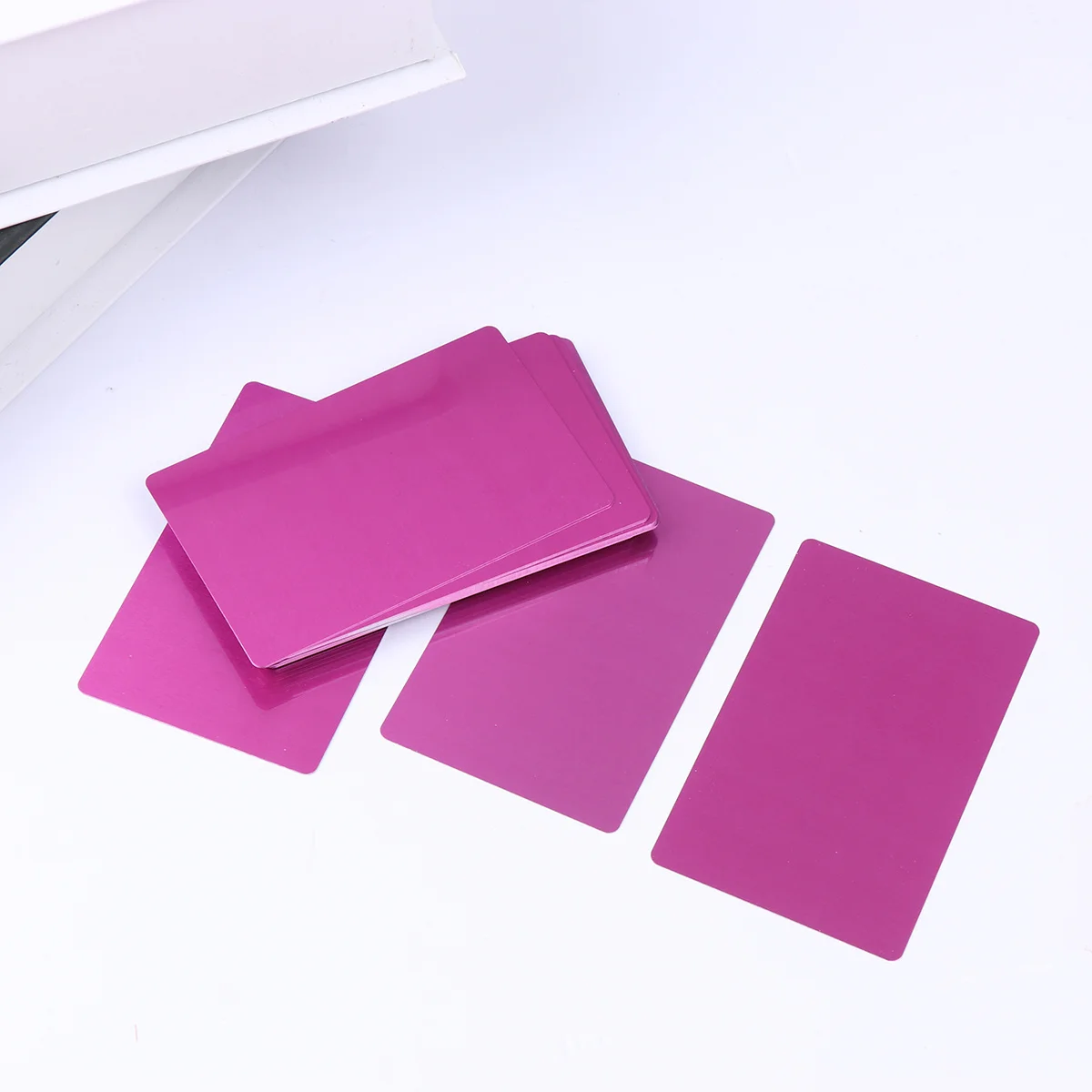 

50 шт. цветных тонких алюминиевых визиток (0,2 мм) для лазерной гравировки на ЧПУ, для самостоятельного изготовления и нанесения имен