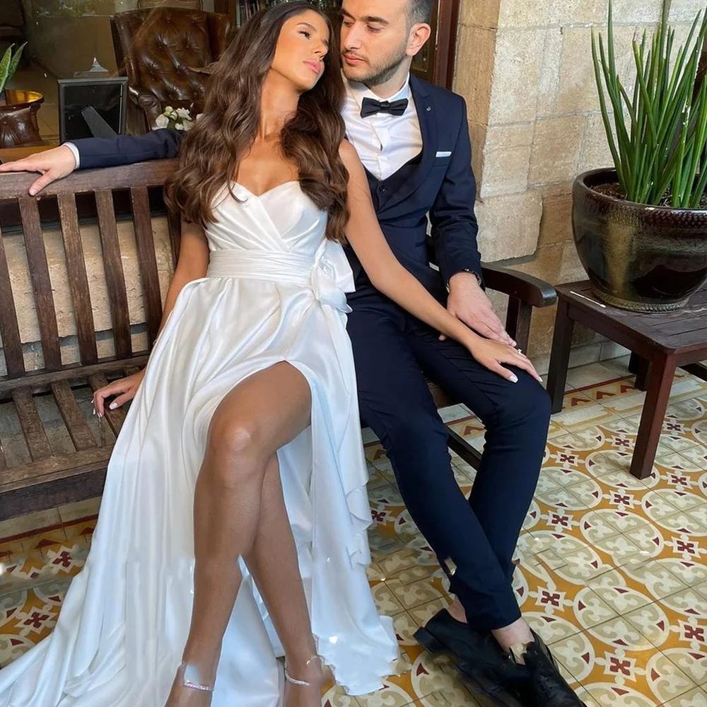 Robe de mariée sirène en Satin moderne pour femmes, sur mesure, fendue sur le côté haut, ligne a plissée froncée, 2023