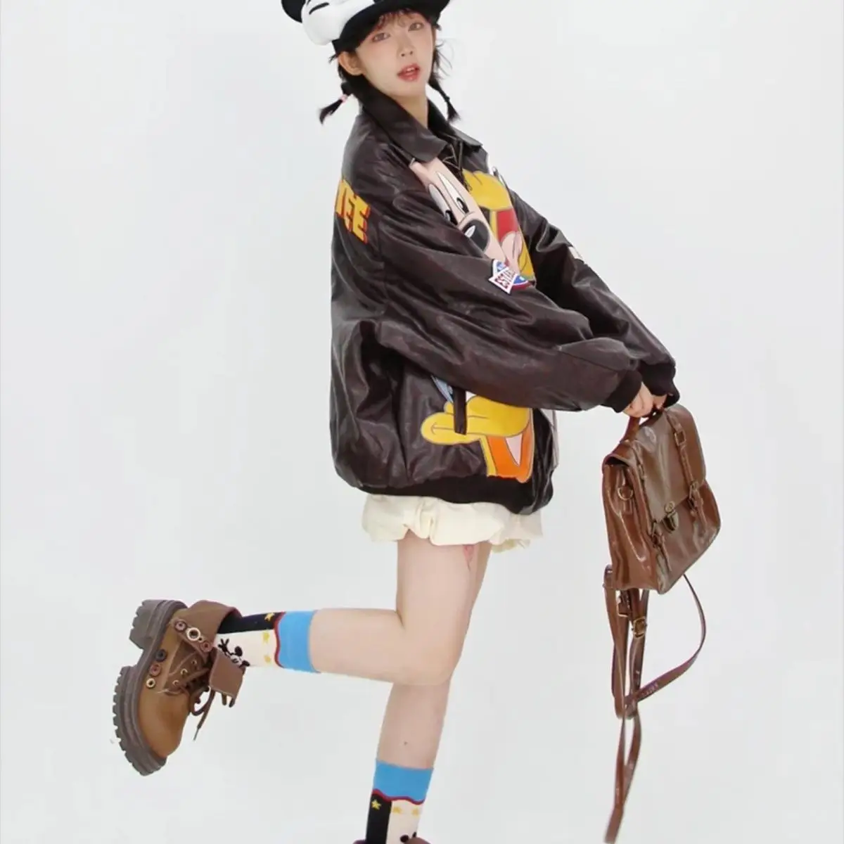 カジュアルな重厚な刺繍入りルーズフィットレザージャケット レディースブランド カジュアルアウター 夏秋新作 スレフォー id...