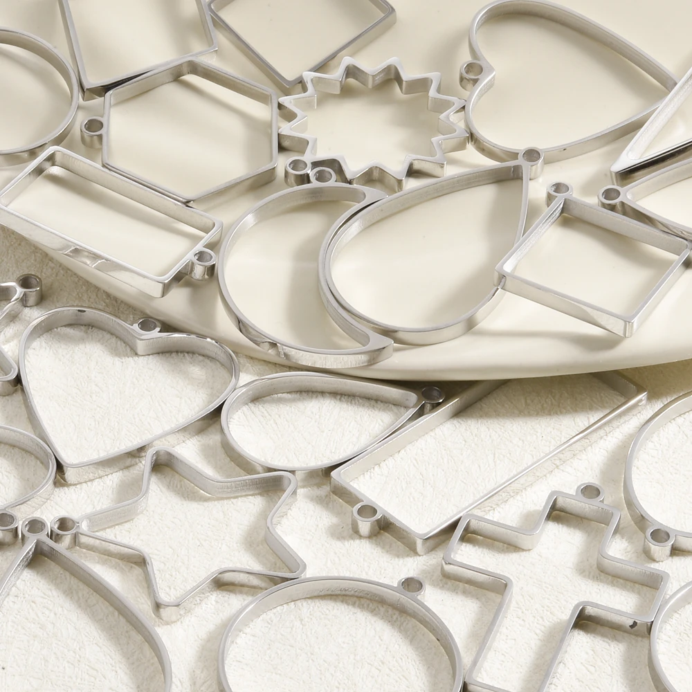 10Pcs Stainless Steel Hollow Open Bezels Frame Pendant Bisutería Materiales Geometric Casting Flat Figure Bezel Mold Colgantes