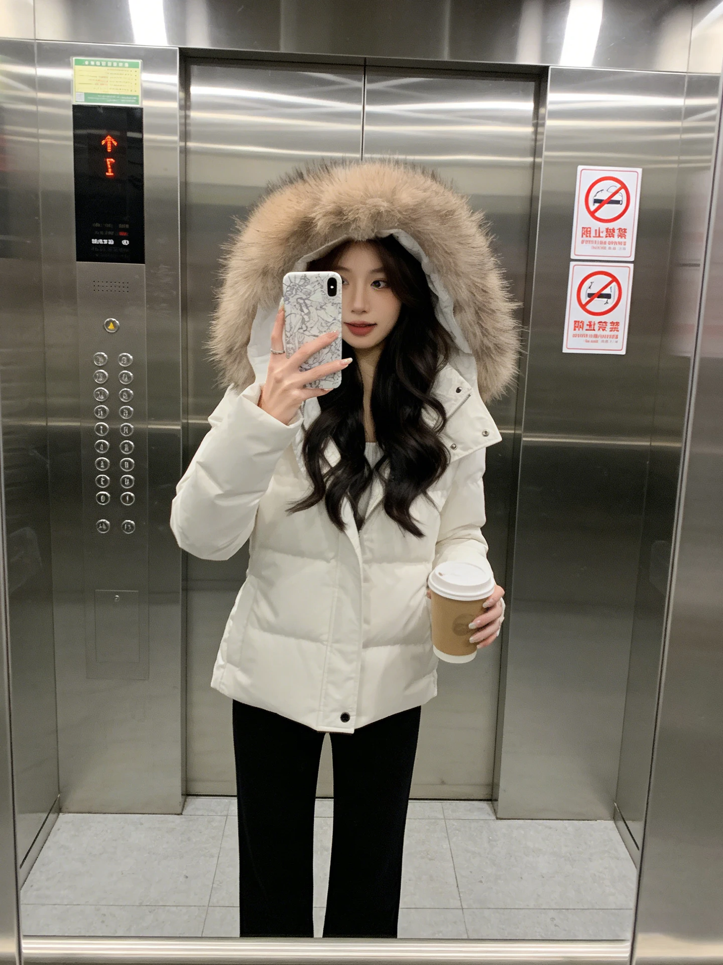 

Корейское утепленное белое пальто с поясом, женское, осенне-зимнее, с большим меховым воротником, приталенное, маленький размер