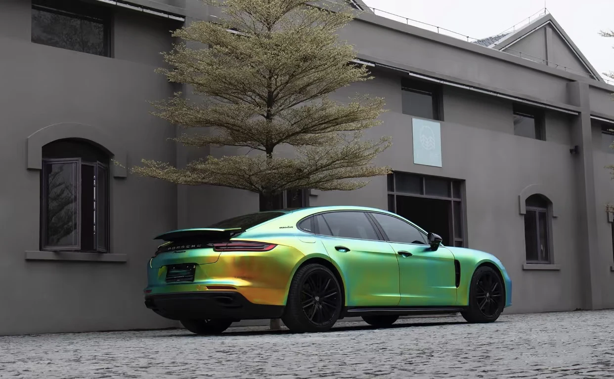 

Matte Chrome Car Roof Vinyl Wrap Rainbow Green