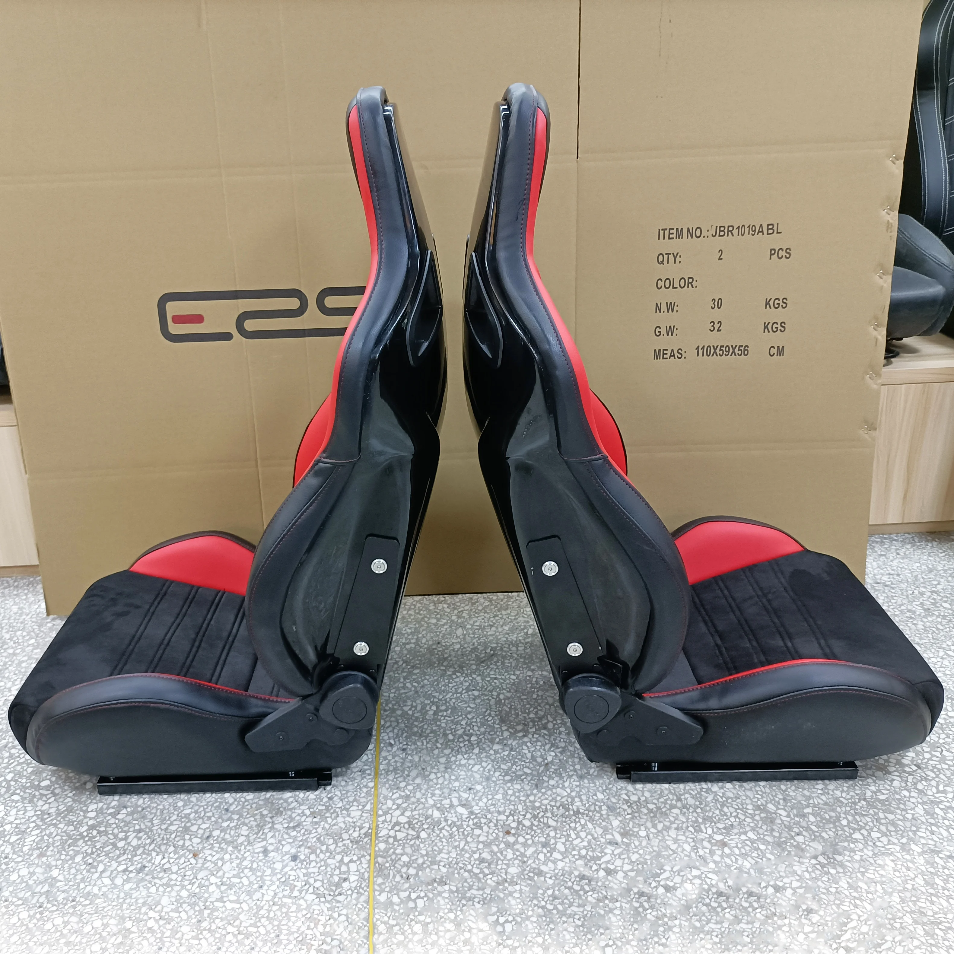 

CS Sportster Style Luxury Leather Racing Bucket Car Seats PVC Carbon Fiber Sport Seats For BMW & Honda