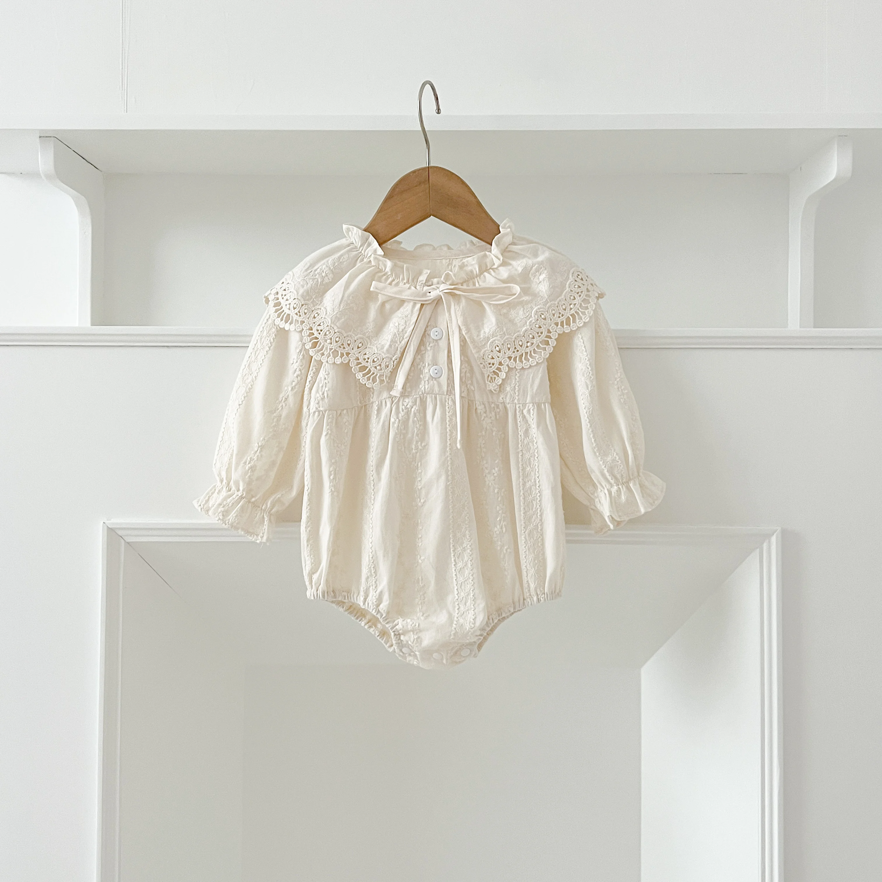 Neugeborenen Body 0-2Yrs Kleidung Mode Baby Strampler Spitze Peter Pan Kragen Prinzessin Bogen Strampler Lange Ärmel Infant Mädchen Overall – Detail 3