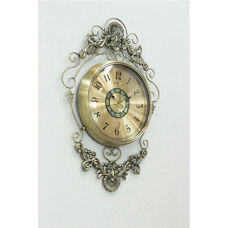 Retro Metal Material Still Life Pattern Quartz Industrial Style Battery Operated AA Battery Hanging Wall Clock for