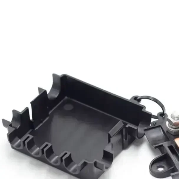 R With Overload Protection 1 In 4 Out And 2 In 4 Out Bolt Type Design For Secure Multi-Device Connection Copper Contacts 12-48V