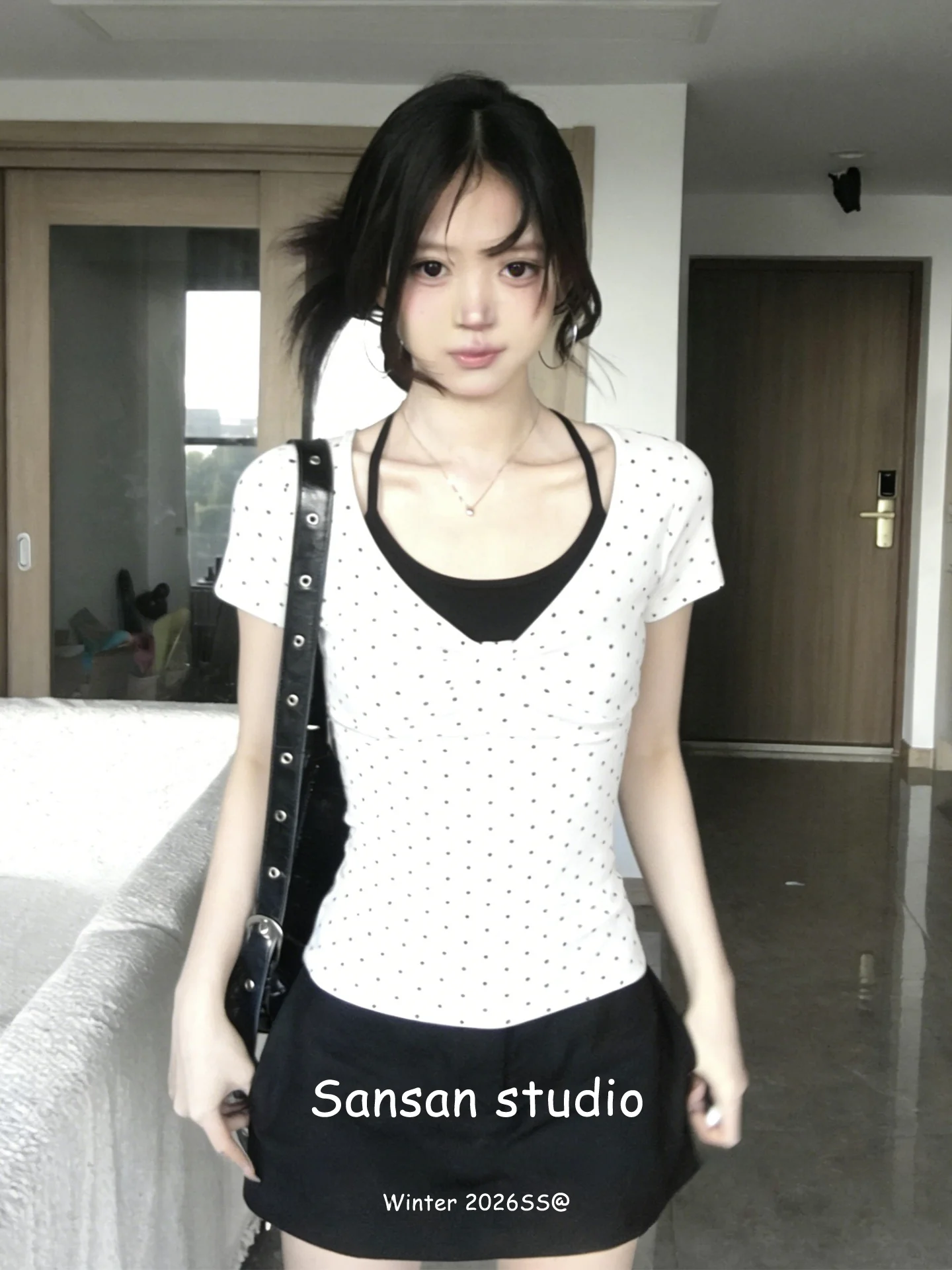 

White Polka Dot Short Sleeve Slim Fit Women's T-Shirt Shoulder Bearing Casual Style Early Summer Fashion Korean System Tee