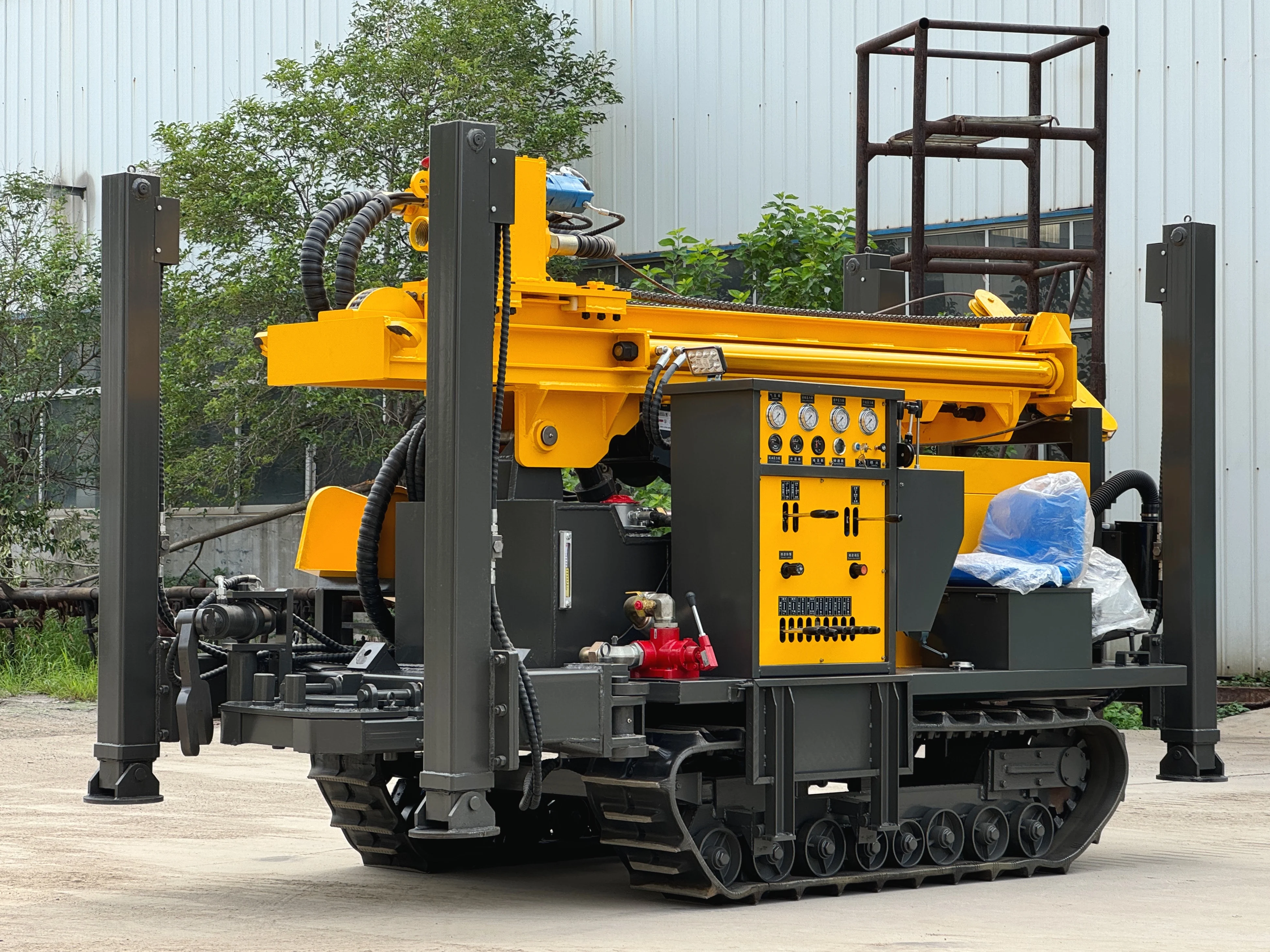 다목적 맞춤형 유압 크롤러 시추 장비 200m 깊이의 수중 우물 적용