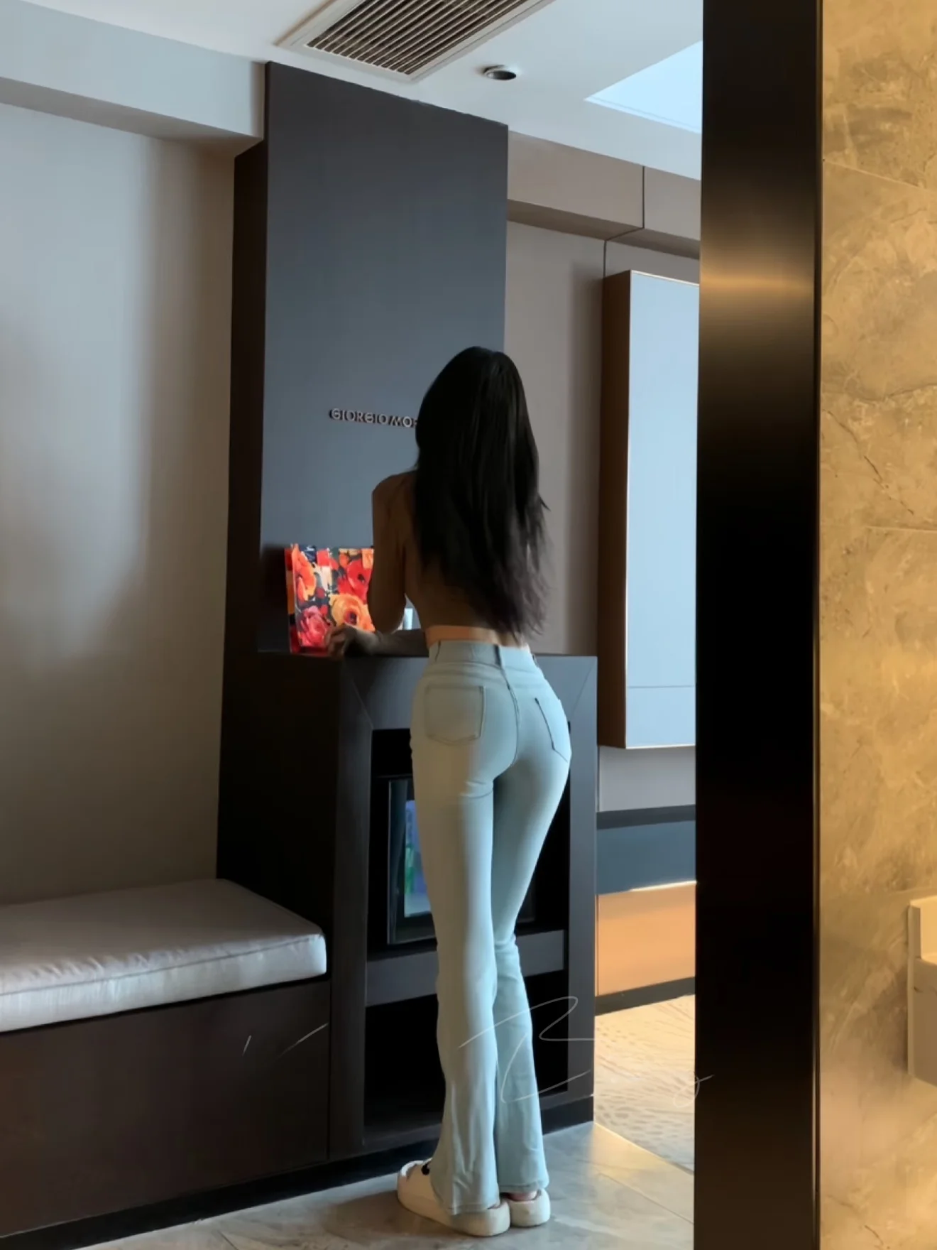 

Джинсы женские с высокой талией, расклешенные, утягивающие, с эффектом подтяжки бедер, повседневные, в стиле ретро, эластичные, из хлопкового денима, на молнии, универсальные, удобные