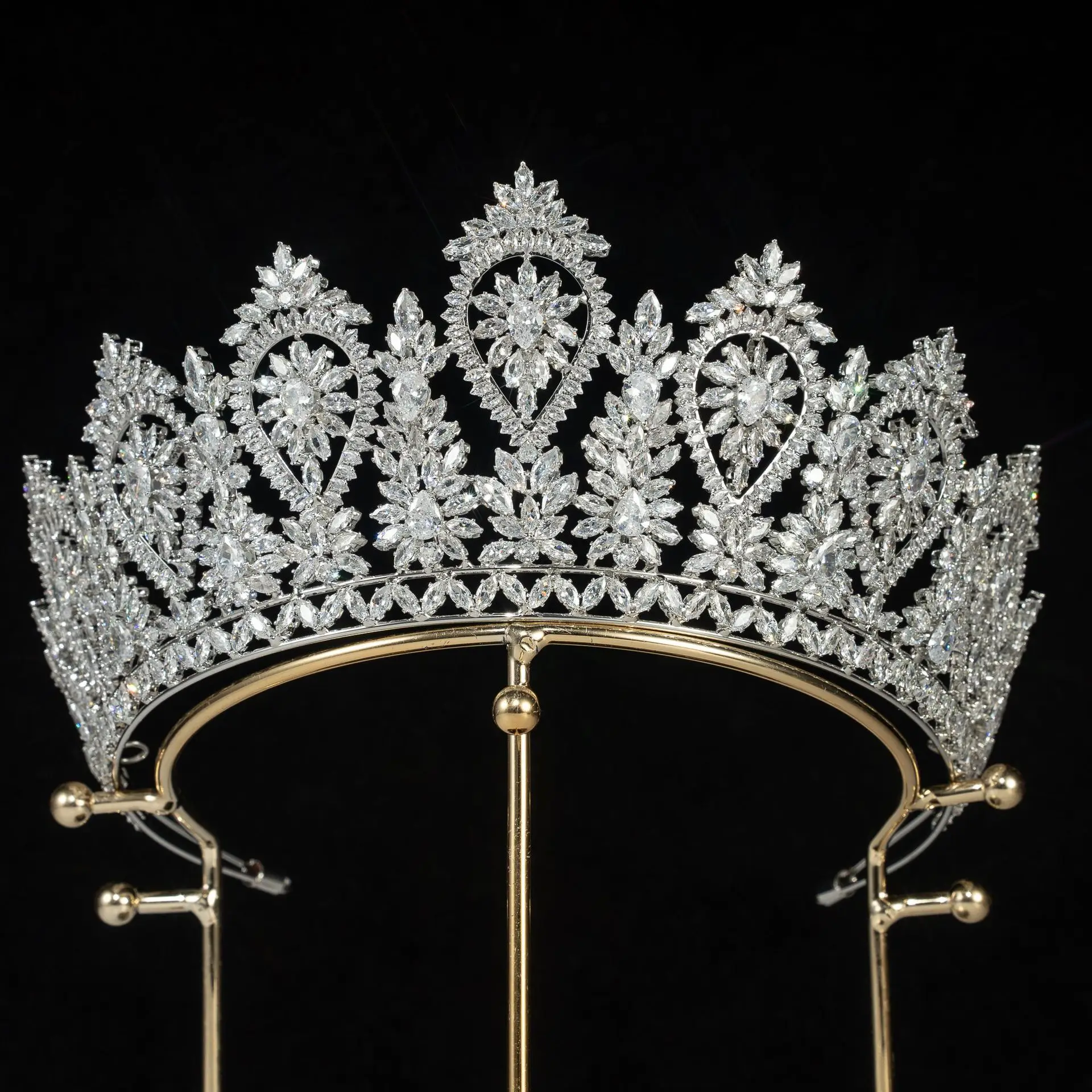

Luxury Bridal Crowns Wedding Headdress Cubic Zirconia Princess Queen Big Tiaras Crowns For Pageant Bride Hair Jewelry Headpieces