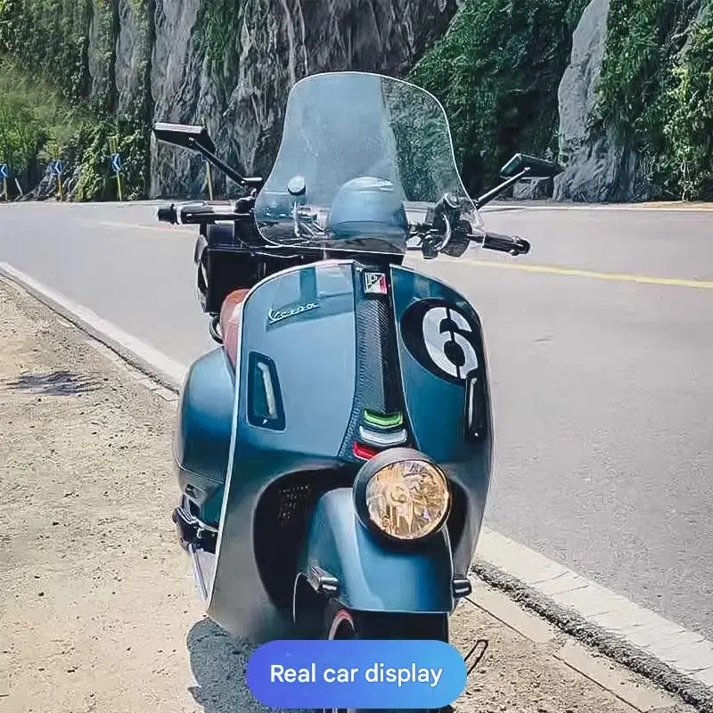 For the Vespa Sei Giorni limited edition, the imported windshield front guard and windscreen protection for the chest are modifi