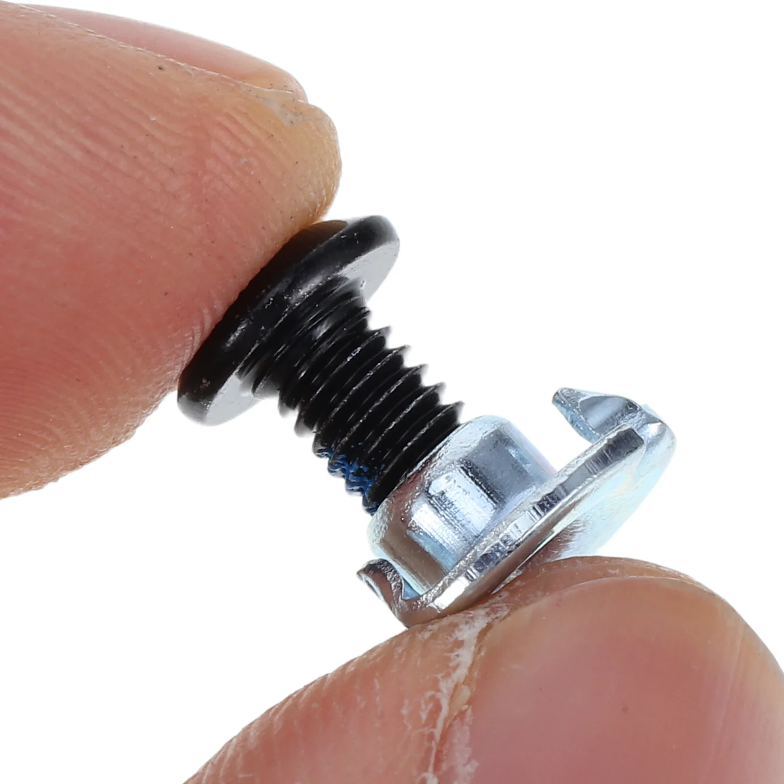 Рисунок 4 - 20 комплектов винтов для роликовых коньков