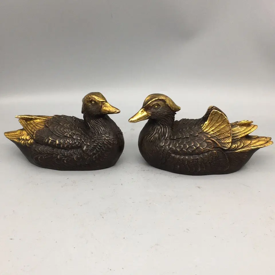 Antique bronze collection, a pair of mandarin ducks, exquisite craftsmanship, mellow pulp, complete shape
