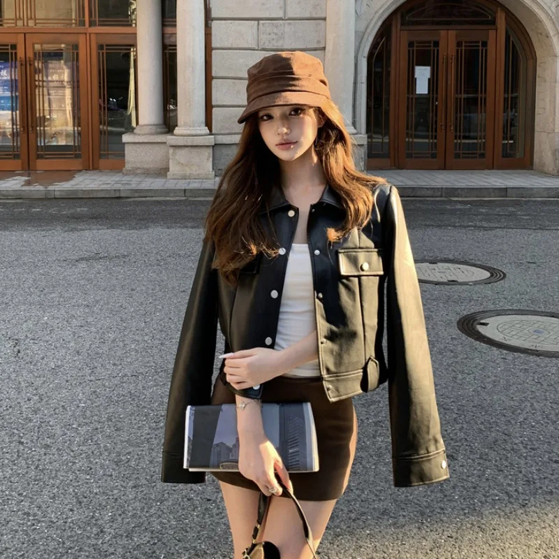 เสื้อโค้ทหนังผู้หญิง Bla Motorcycle Sle ort Jaet รุ่นใหม่ประจำฤดูใบไม้ร่วงปี 2025 สไตล์ Sle ature Heart-Mind แบบคลิปออนระดับไหล่