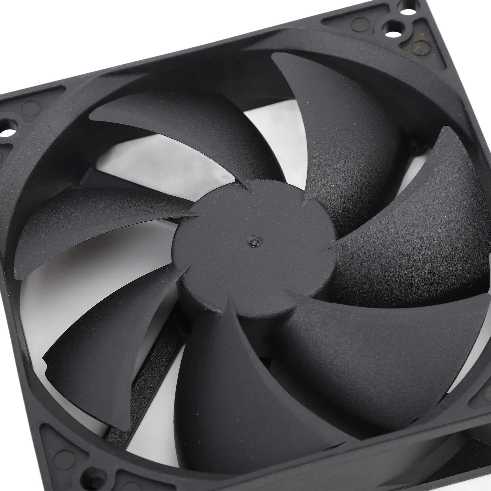 100mm PC PWM Case Fan 100mm Dual Ball Intelligente Temperatuurregeling 1800 RPM Geluidsarm 4PIN Computerkast koelventilator