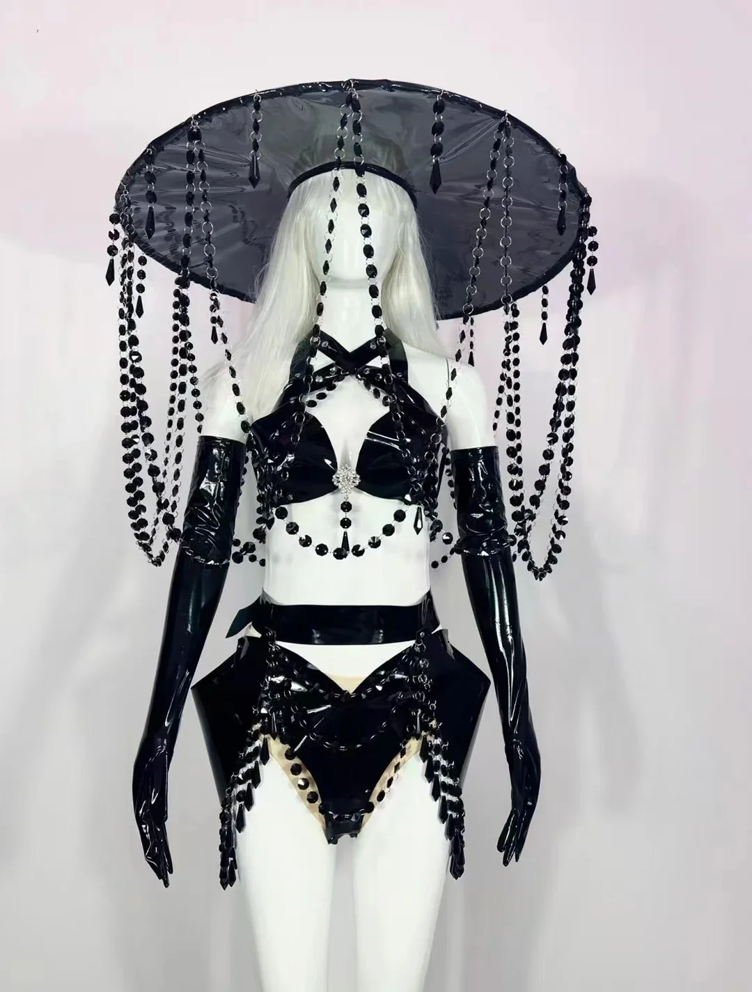 

Crystal Beaded Big Hat Black Tassels Exaggerated Sexy Performance Outfit Nightclubs Bar Singer Stage Dance Catwalk Show Costume