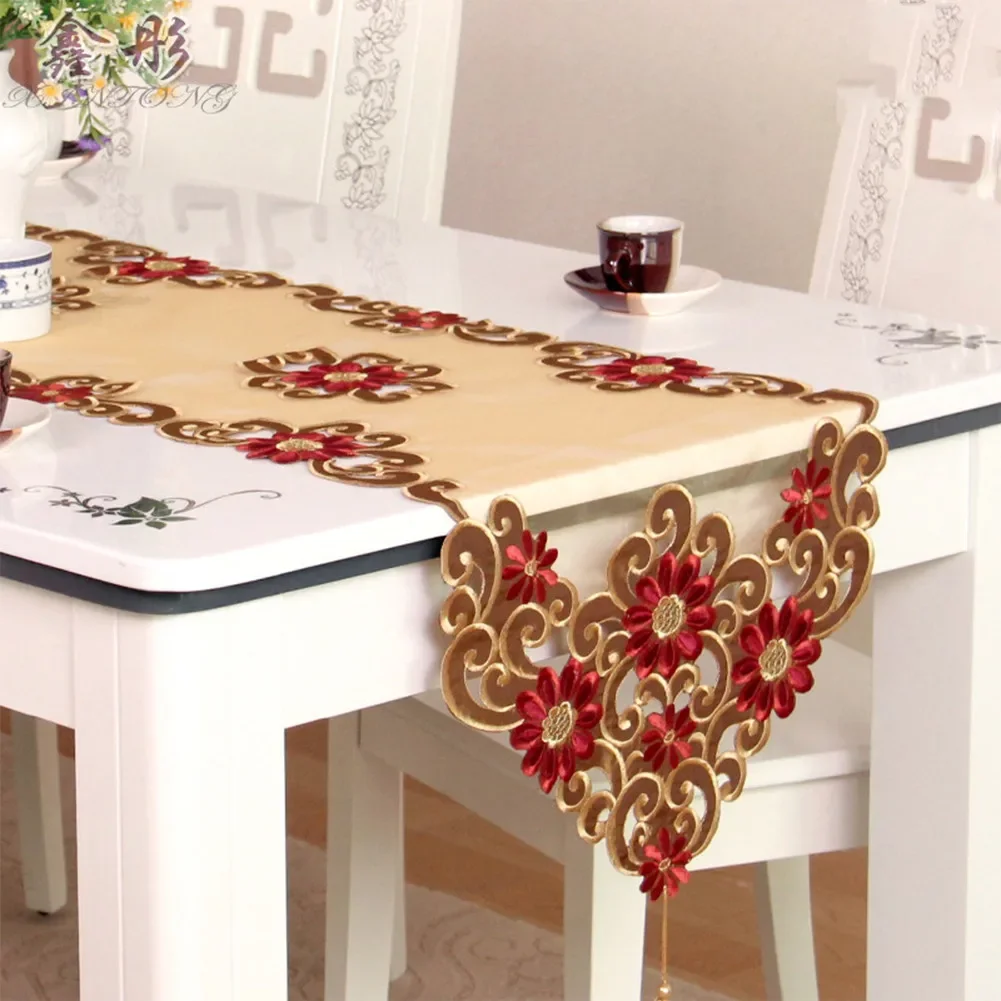 

European Style Manual Hollow Embroidery Tablecloth Wedding Decoration Dining Table Countryside Style Home Decor Table Runner