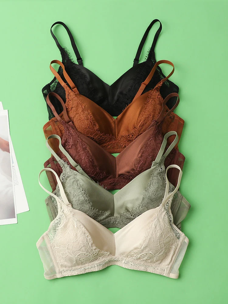 Silk and Spandex Wire-Free Lace Padded Bra - Black