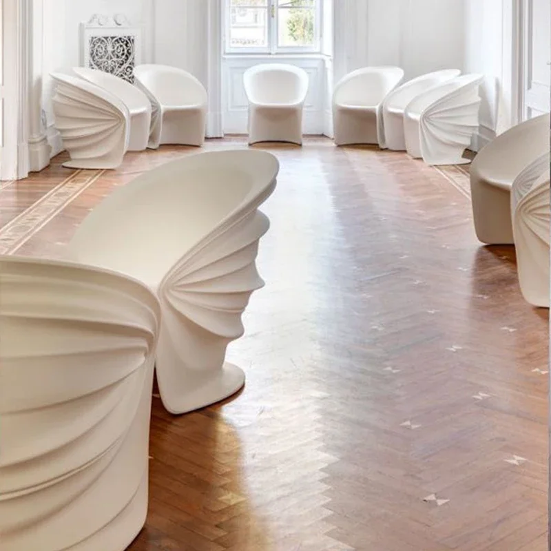 

Nordic Model House Shell Pattern Wing Chair Fiberglass Modern Minimalist Shaped Leisure Chair