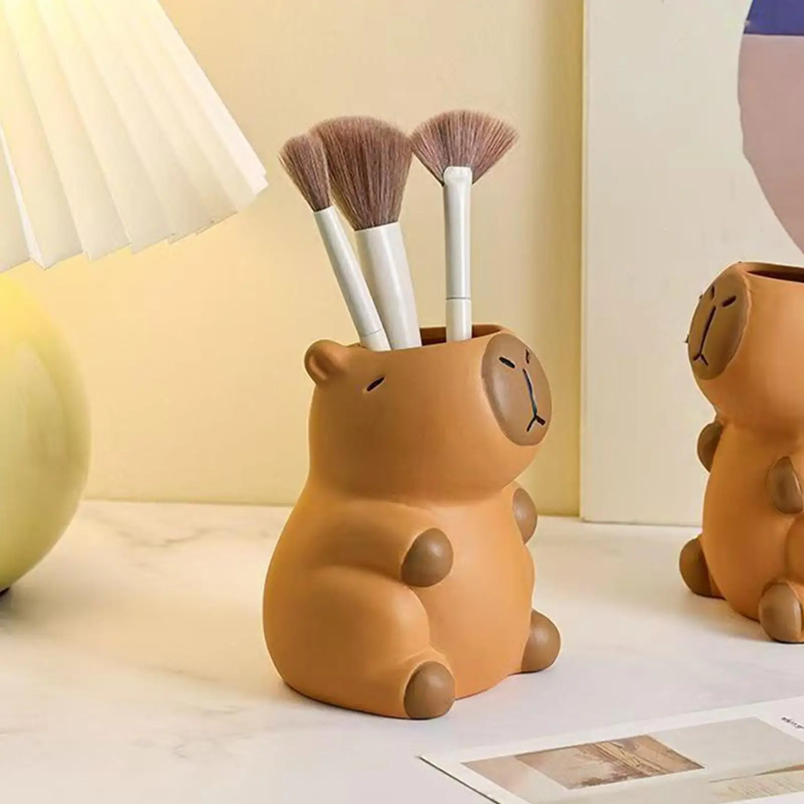 책상용 재미있는 펜 홀더 카피바라 동물 펜 홀더 칫솔용 만화 수납 장식품 책갈피 머리핀 문구 화장대