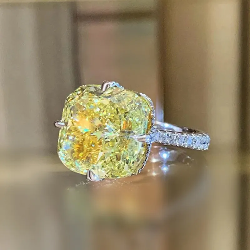 Huitan Elegante Kissenförmige Gelbe Zirkonia Frauen Ringe Luxus Verlobung Hochzeit Zubehör Silber Farbe Trendy Schmuck