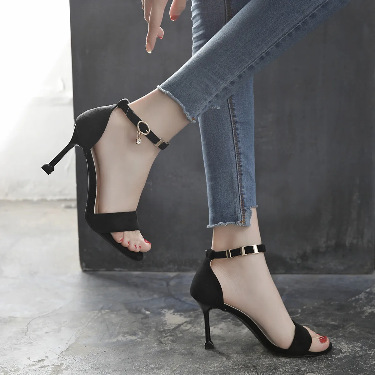 31-43 High Heel Shoes Female Cat Heel Small Size 31 32 33 Open Toed Sandals Women Summer Black Heels