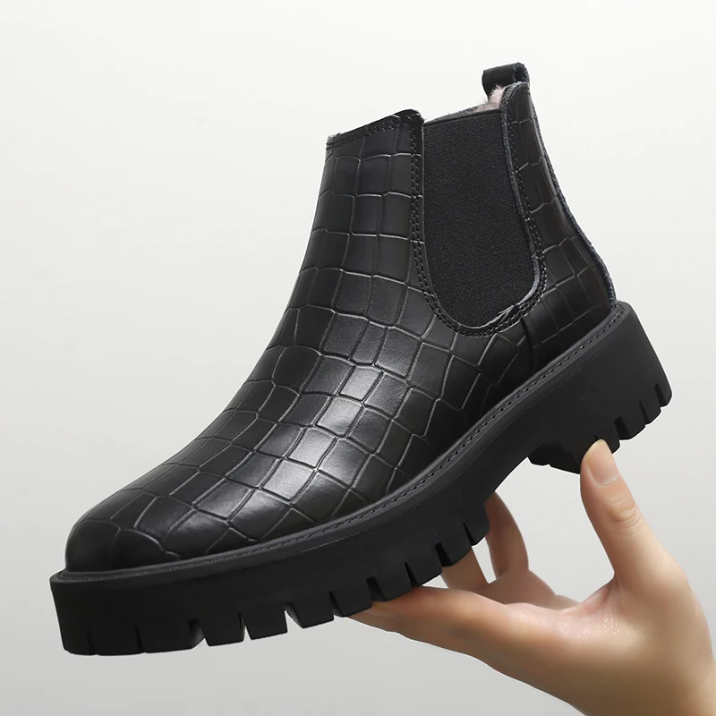 

38-45 Autumn and Winter Men Boots Black One Foot Thick Sole Wear-resistant and Height Increasing Fashion Brand Chelsea Boots