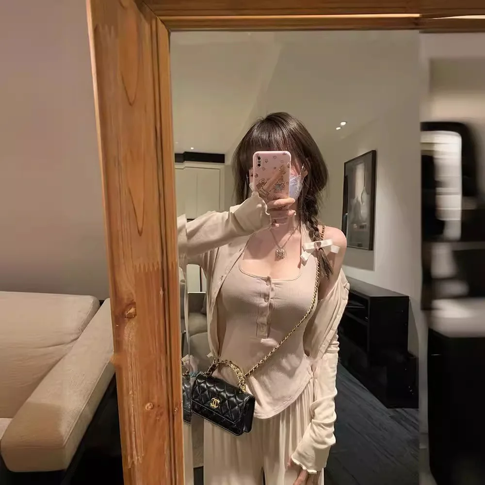 7137 Jesienny Nowy Styl Szary Kardigan ~ Dekolt Kwadratowy, Podkreślający Biust, Prążkowany, Dopasowany, Seksowny Top Damski