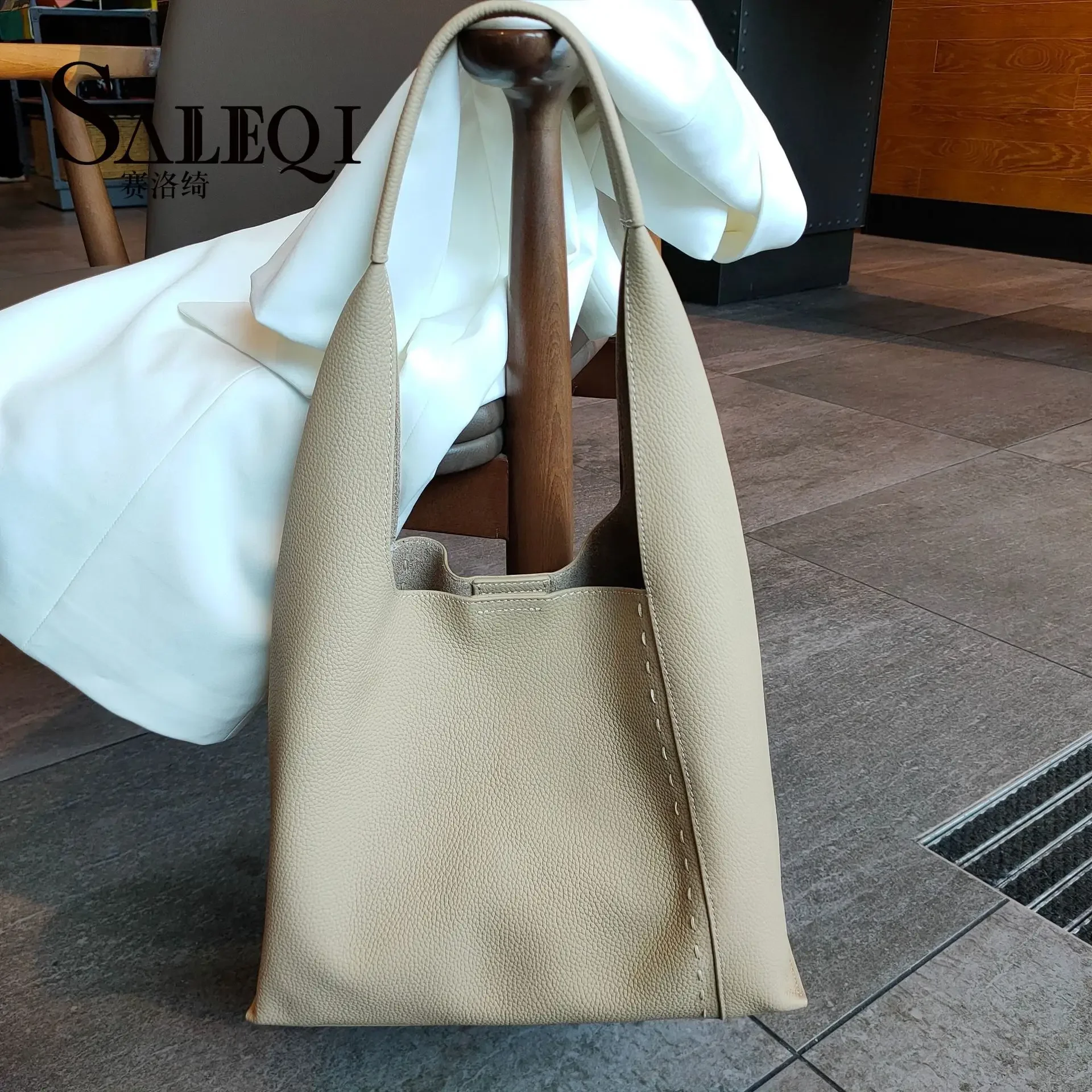 

Head layer cowhide minimalist style versatile underarm women's bucket bag large capacity tote bag commuting shopping bag