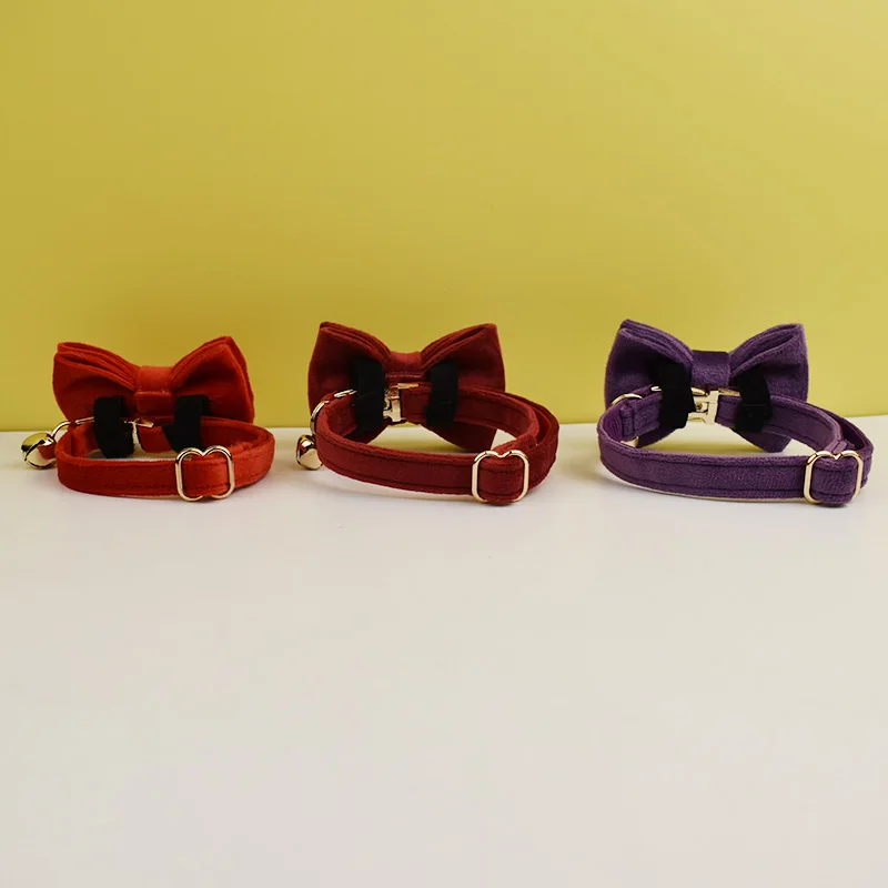 Samt-Katzenhalsband Personalisiertes Angepasstes ID-Etikett Kätzchen-Halsbänder Halskette mit Glocke und Fliege Maßgefertigtes Kleines Halsband – Detail 5