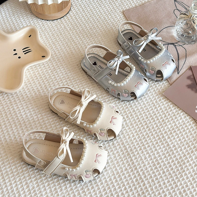 

Girls' Summer Sandals 2026 Korean Style Butterfly Embroidered Princess Shoes Lightweight Flat Bottom Children's Shoes 21-30